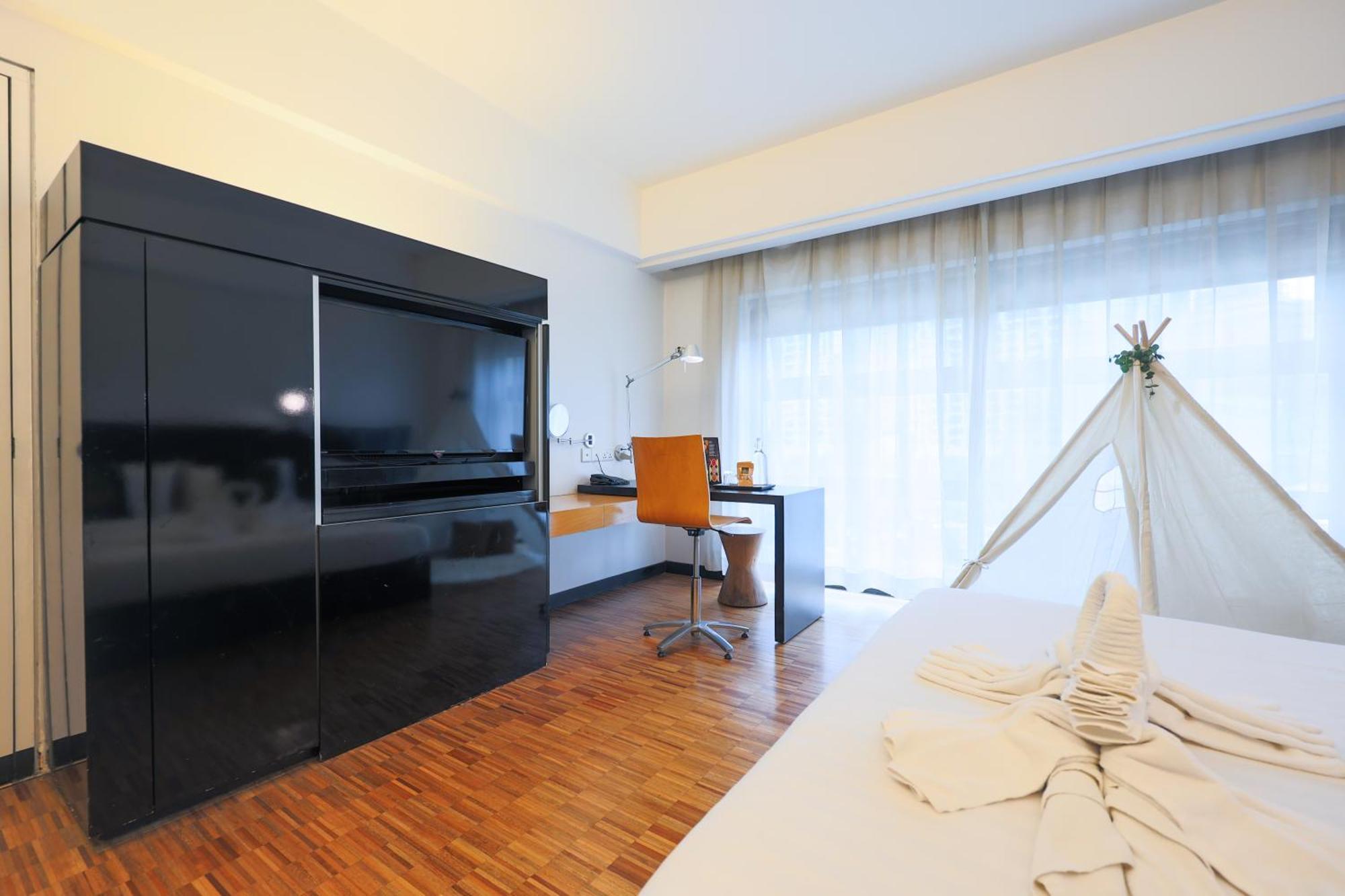 Premium Tent Room