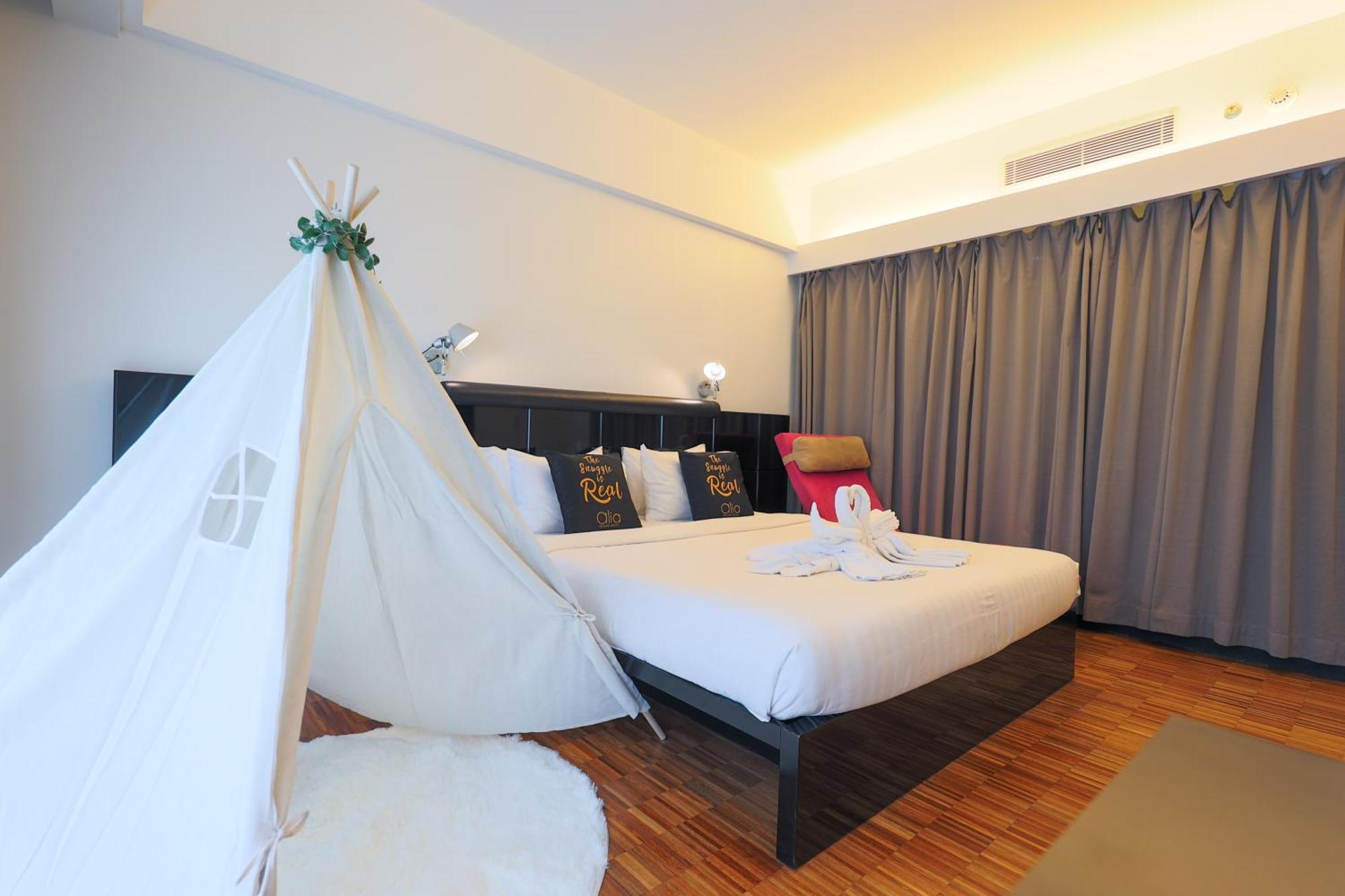 Premium Tent Room