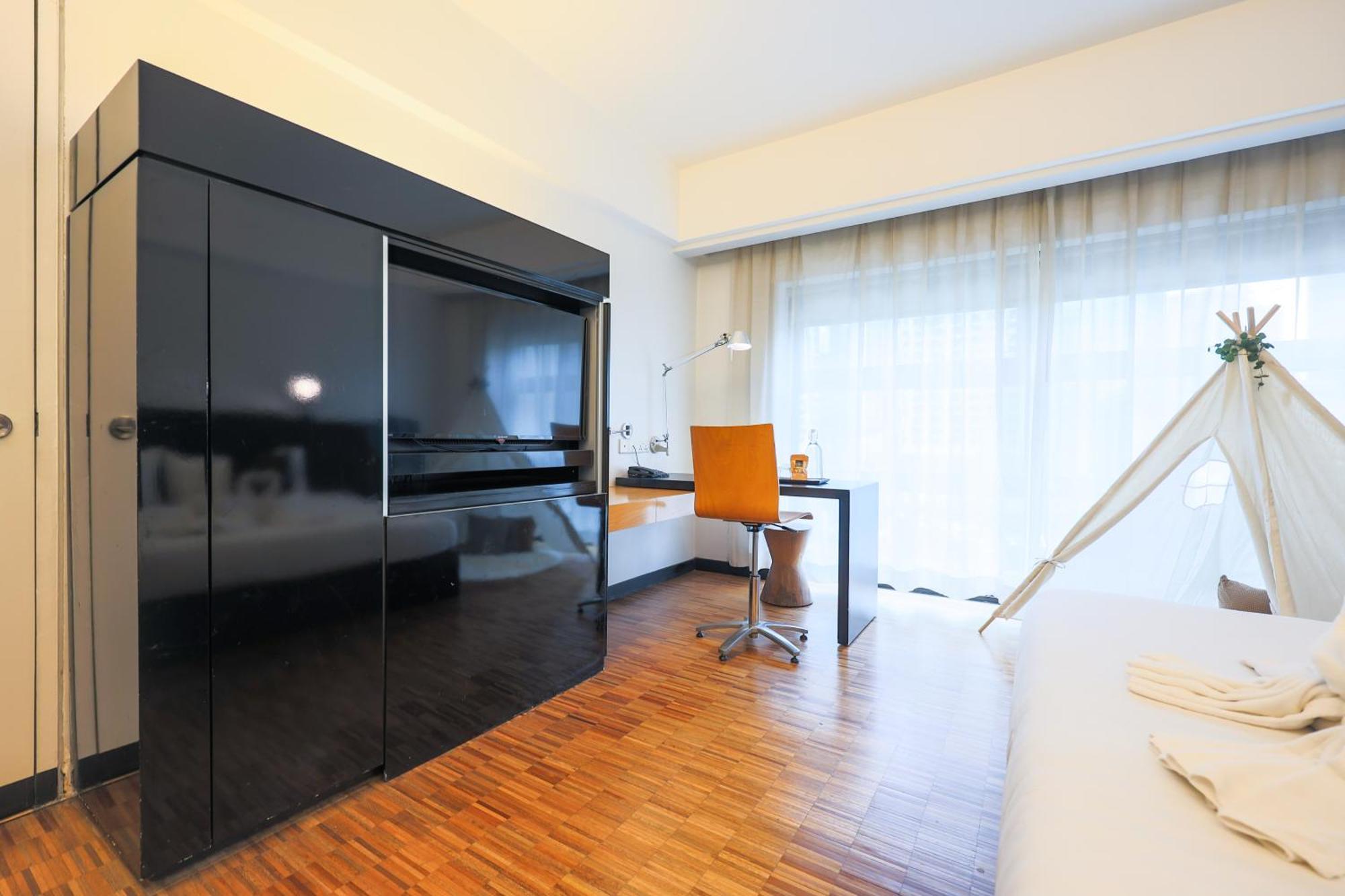 Premium Tent Room